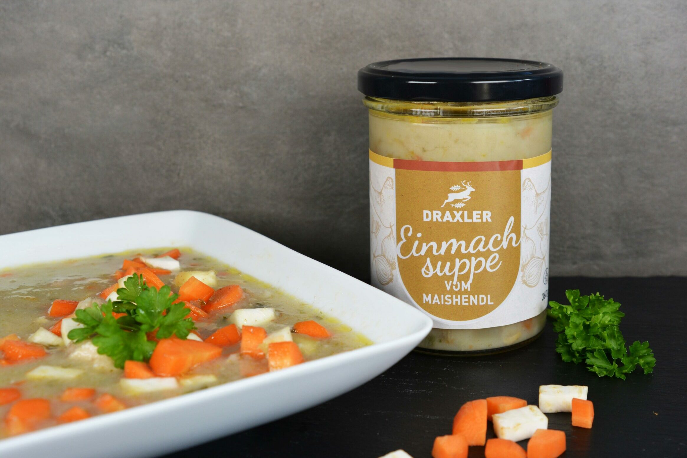 Hausgemachte Einmachsuppe vom Maishendl im Glas